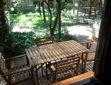 One-Bedroom Bungalow with Patio