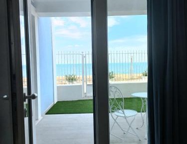 Deluxe Double Room with Balcony and Sea View
