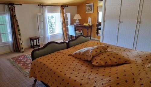 Double Room with Shared Bathroom