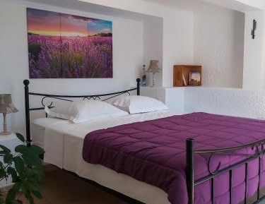 Queen Room with Pool View