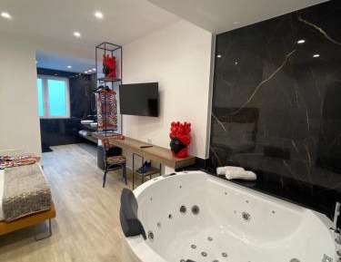 King Room with Spa Bath