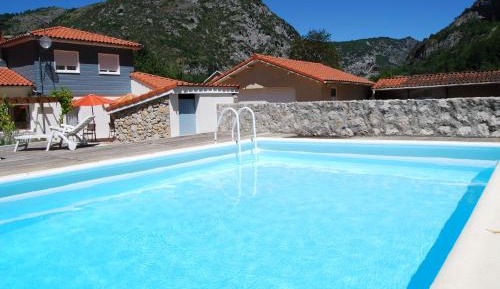 Double Room with Pool View