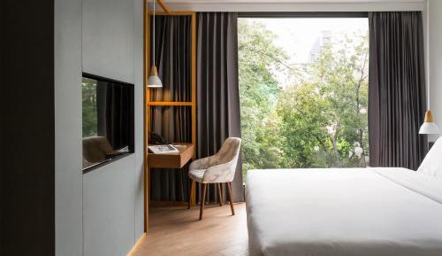 Deluxe King or Twin Room