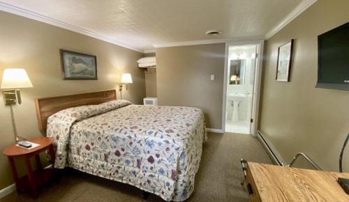 Queen Room