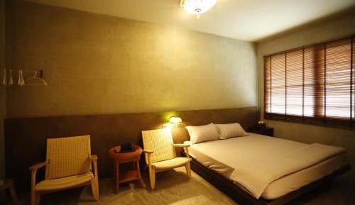 Queen Room