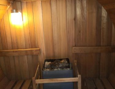 Two-Bedroom House (6 Adults)