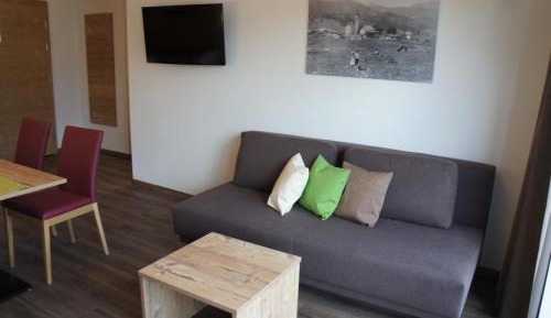 Comfort Two-Bedroom Apartment with Balcony