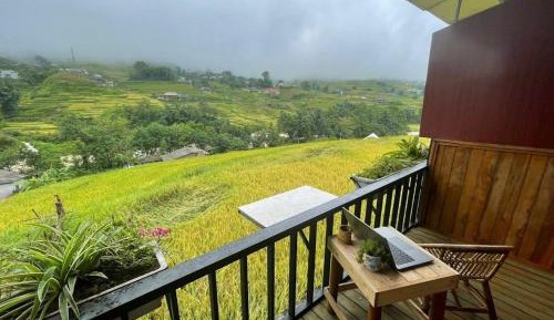 Family Room with Mountain View