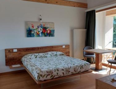 Deluxe Room (2 Adults + 1 Child)