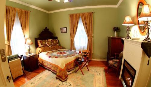 Queen Room
