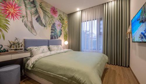 Apartment with Garden View