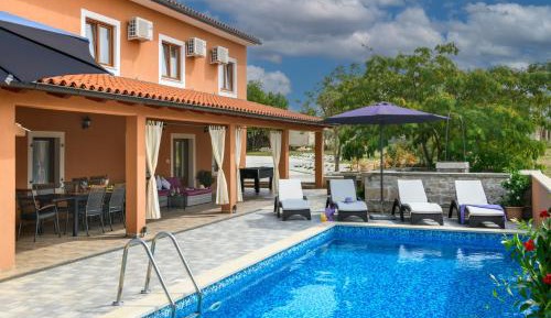 Four-Bedroom Holiday Home
