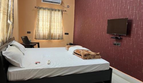 Deluxe Double Room (2 Adults + 1 Child)