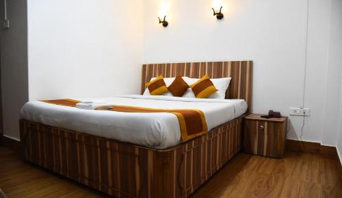 Deluxe Double Room (2 Adults + 1 Child)