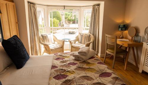Twin Room with Private Bathroom