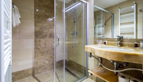 Double or Twin Room with Sea View