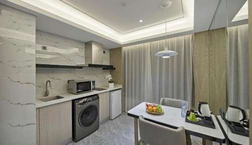 Deluxe Apartment Suite