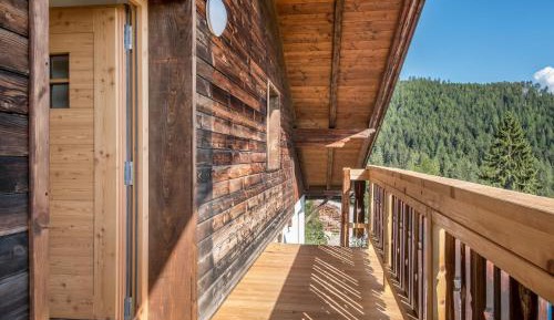 Superior One-Bedroom Apartment with Balcony