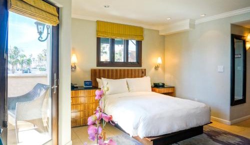 Deluxe Suite with Sea View