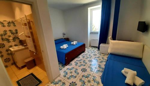 Double or Twin Room with Sea View