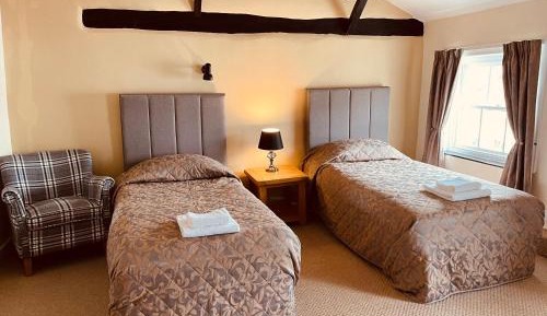 Twin Room with Private Bathroom