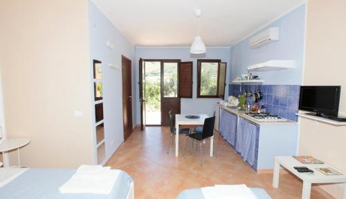 Studio with Garden View