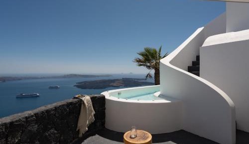 Executive Honeymoon Cave with Caldera View and Outdoor Hot Tub