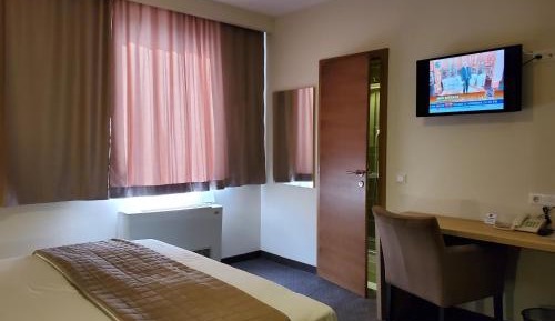 Deluxe Double Room with Extra Bed