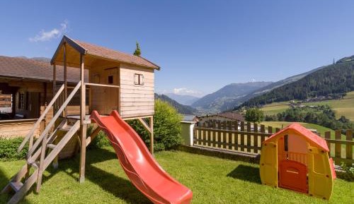Three-Bedroom Apartment with Garden