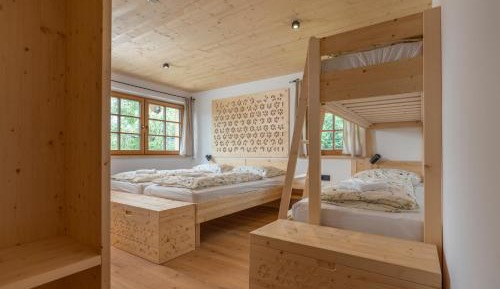 Quadruple Room with Private Bathroom