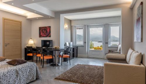 Deluxe Double or Twin Room with Lake View