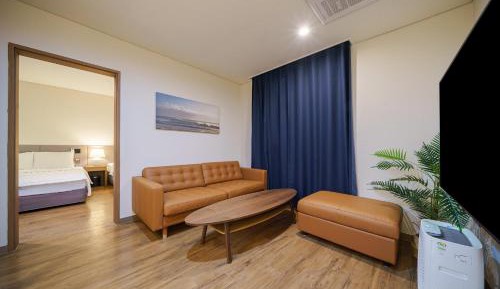 Deluxe King Suite