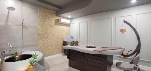 Deluxe Double Room with Balcony and Sea View