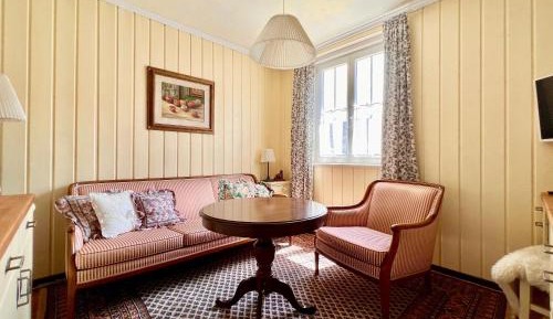 Superior One-Bedroom Apartment