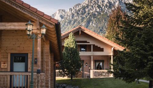 Chalet (4-8 adults)