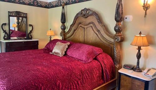Deluxe King Room