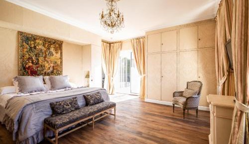 Suite - Castle