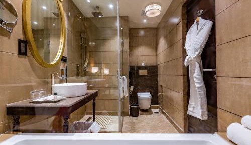Junior Suite with Mountain View with Complimentary Hi-Tea( 1700hrs- 1800hrs), 20% off on F&B service and 20% on Spa services ,One - way local transfer to Gandhi Chowk ( 9:00-1730)