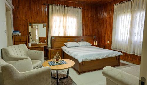 Deluxe Double Room with Shower
