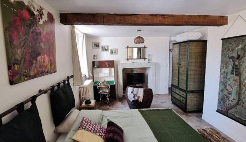 Studio Apartment
