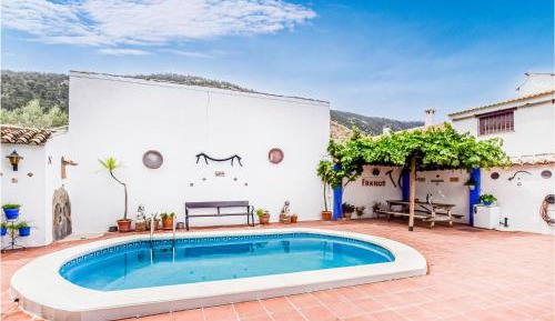 Three-Bedroom Holiday Home 