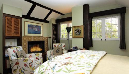 Queen Room with Garden View ( 3rd Floor )