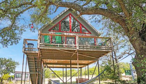 One-Bedroom Holiday Home