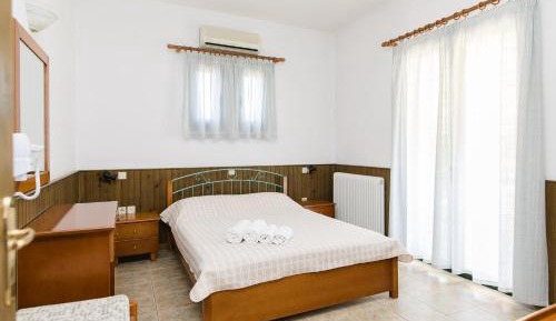 Quadruple Room with Private Bathroom