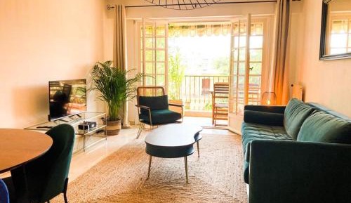 Apartment with Garden View