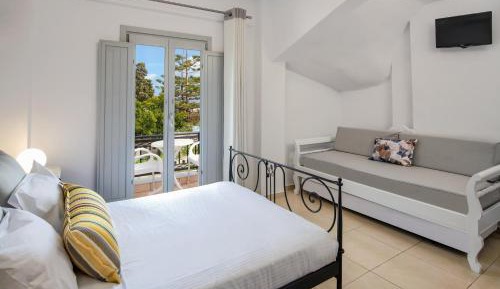 Queen Room with Garden View