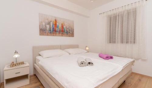 One-Bedroom Apartment with Terrace and Sea View (2 Adults)
