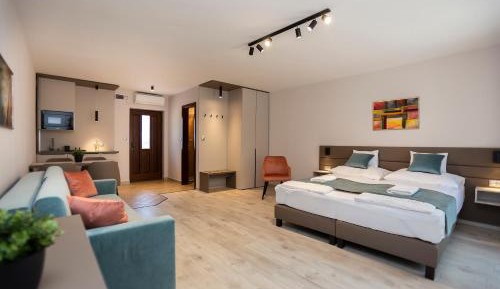Studio (4 Adults)