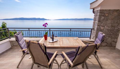 Two-Bedroom Apartment with Terrace and Sea View