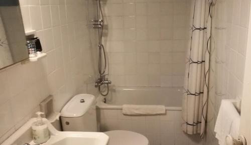 Twin Room with Private Bathroom